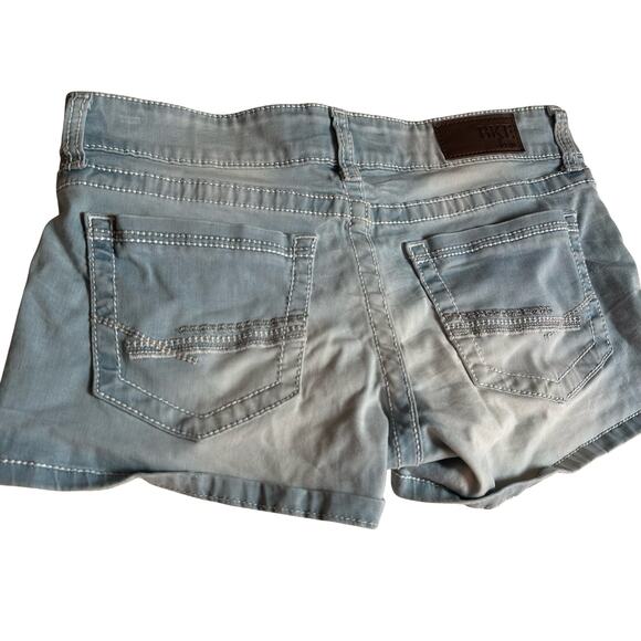 BKE Denim Stella Shorts Sz 28 | Light Wash Distressed Look Low Rise Jean Cutoffs - Picture 6 of 12